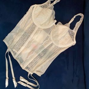 VICTORIAS SECRET White Lace Bustier w/ garter straps